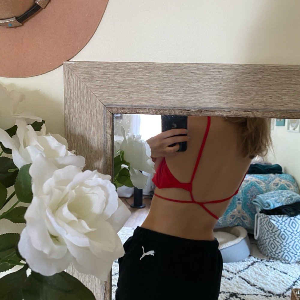 RED BIKINI - Picture 4 of 4